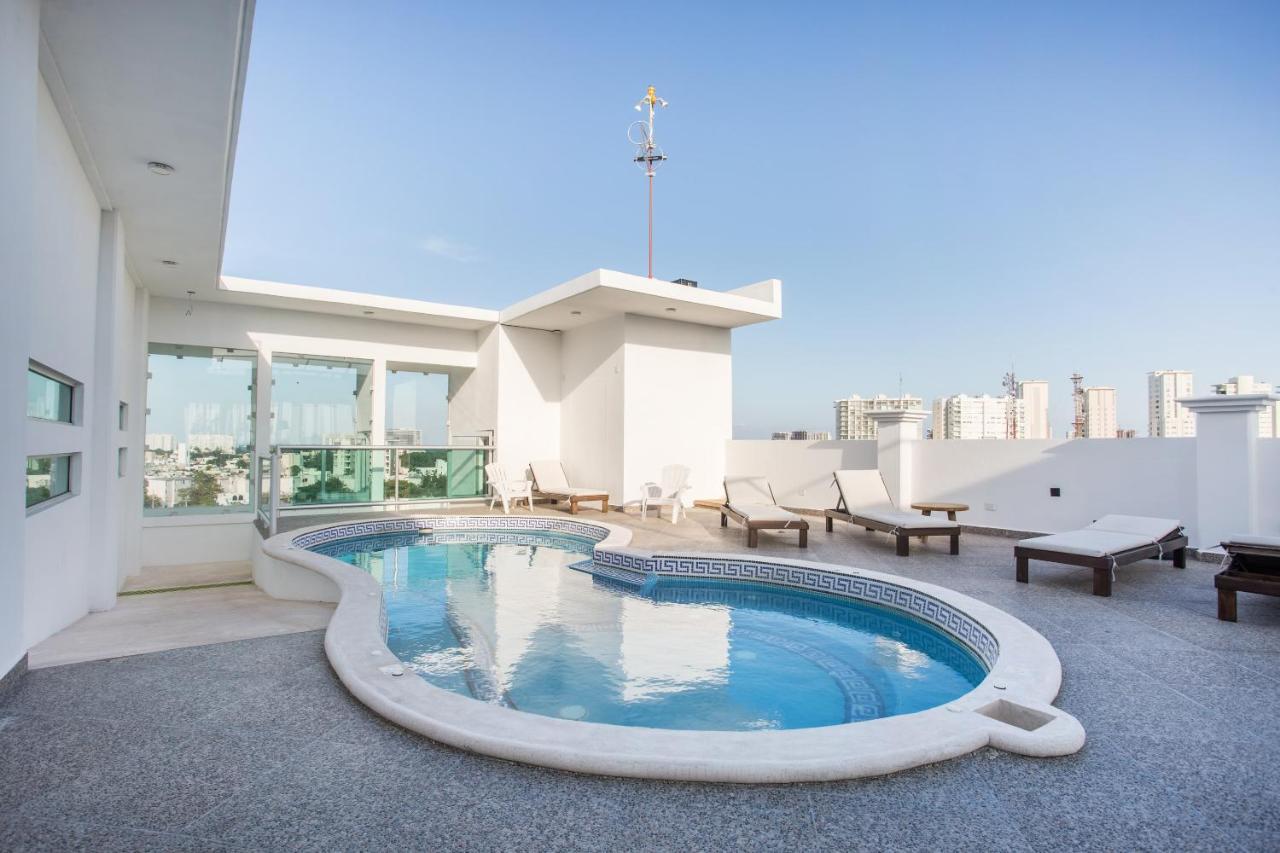 Capital O Cancun Ocean View, Cancún Exterior foto Rooftop pool